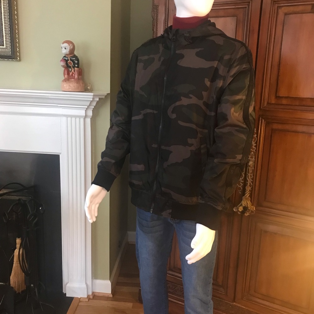 Guess Men’s Camo Jacket XL Olive Camo